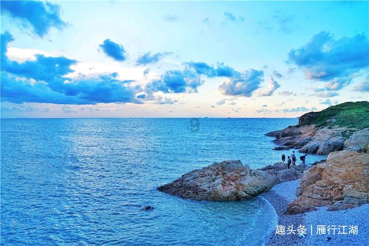 内蒙古海拉尔河西新区一公园参加户外活动